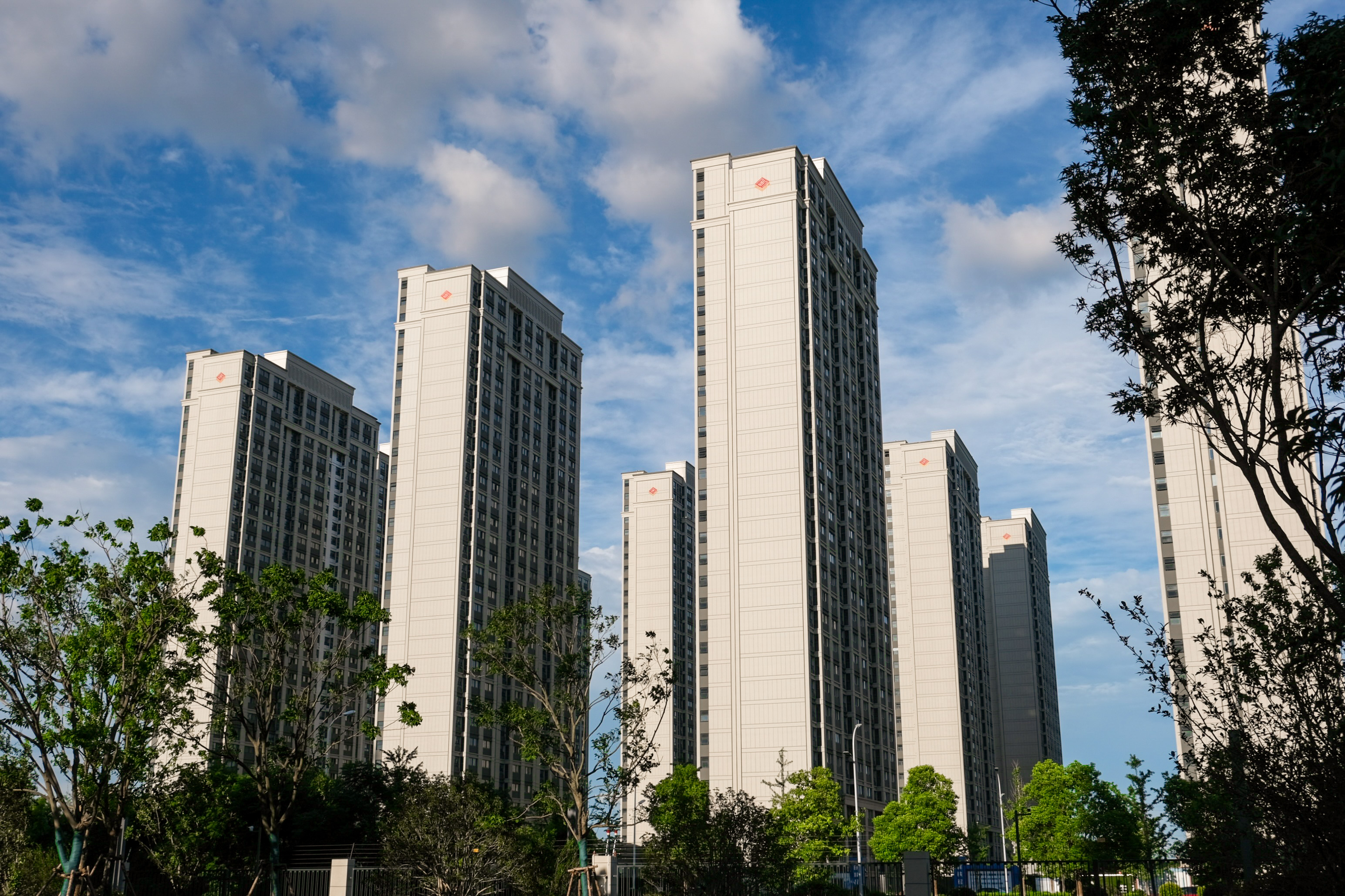 台风过境，，，，，，，这一大波民生项目be like（图说包管房）