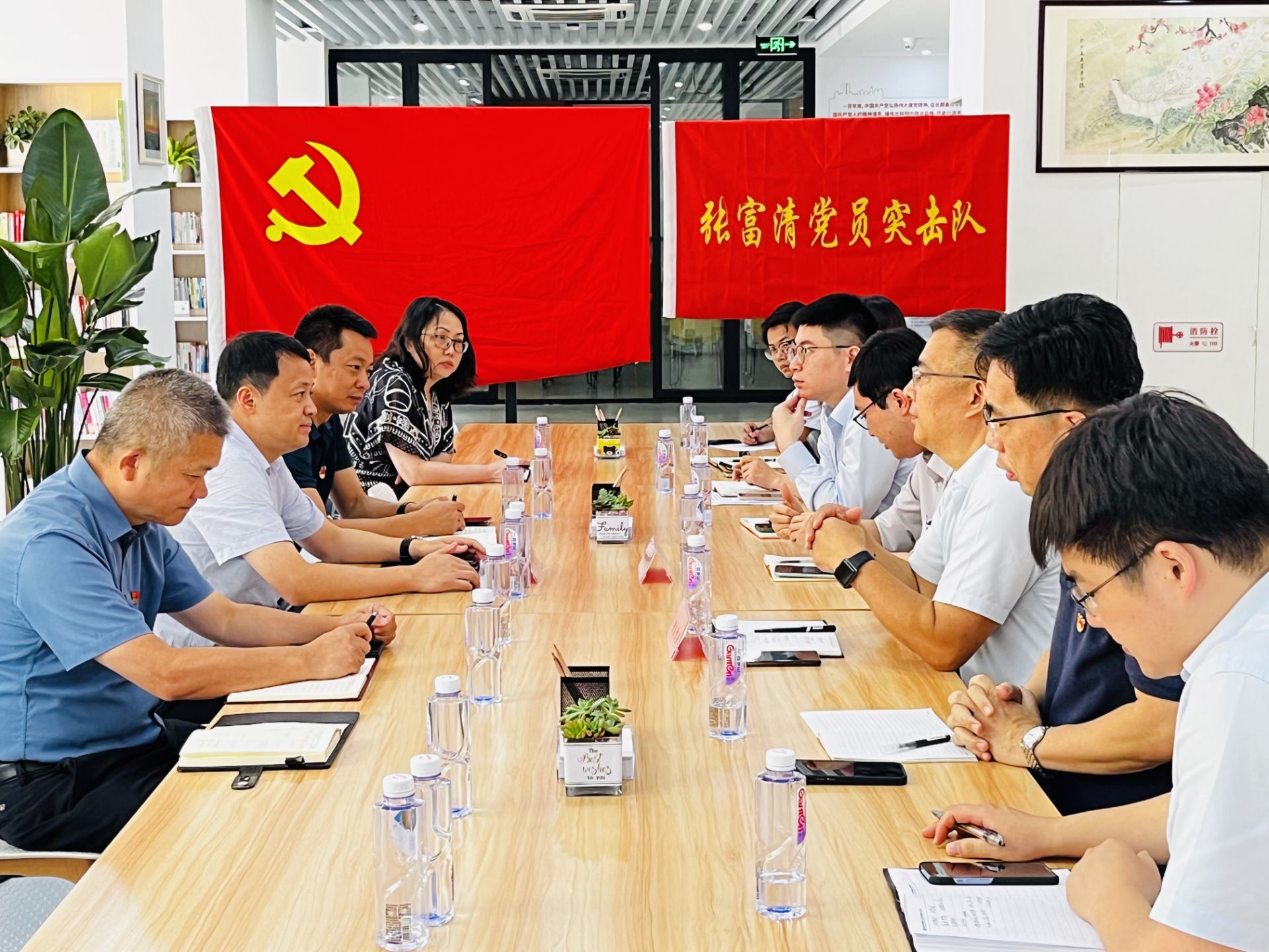 新区宜居  未来已来 —70net永乐高集团开展团结主题党建共建运动
